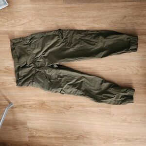 Old Navy Maternity Cargo Pants, Size Medium, Olive Green